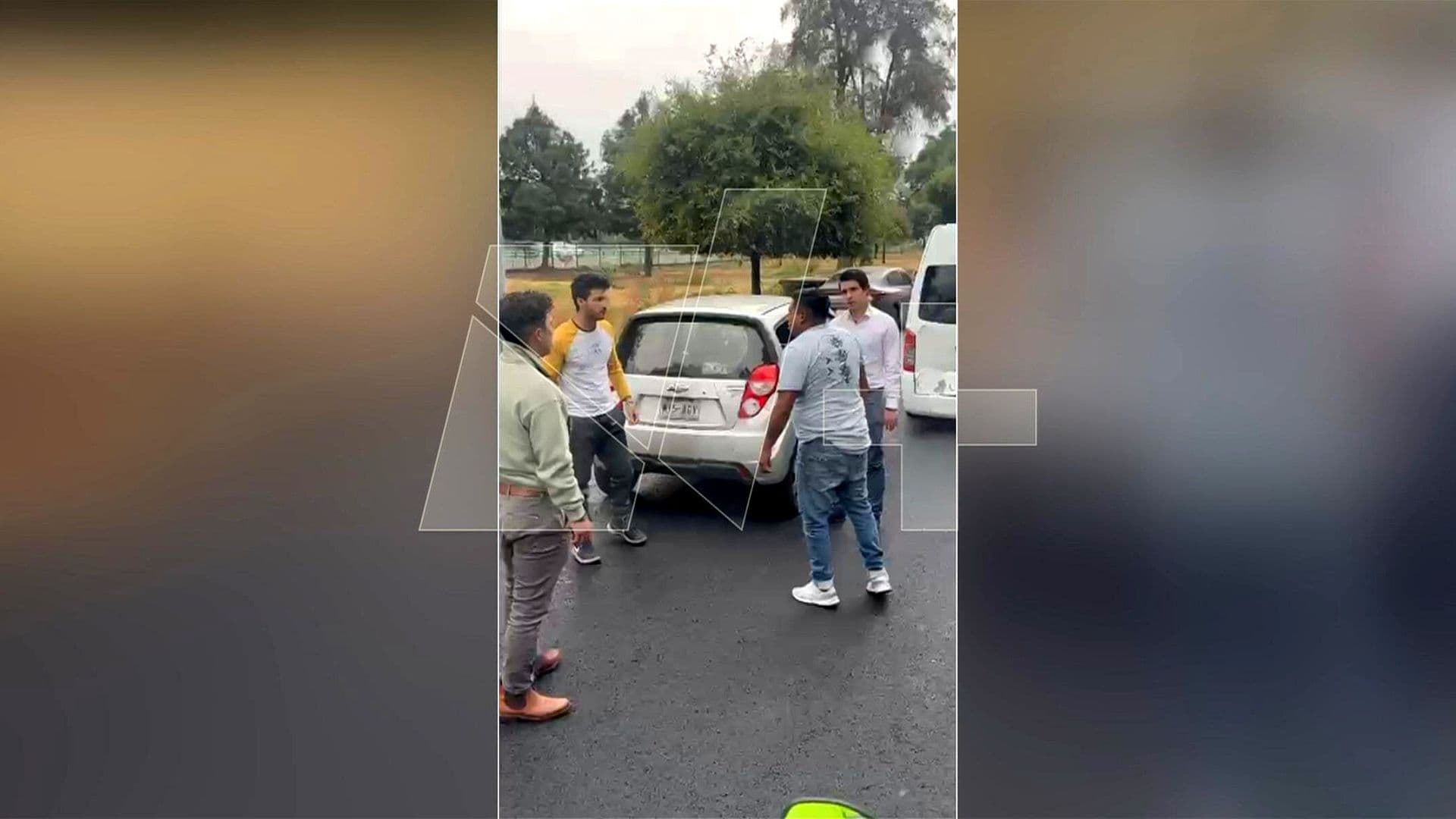 VIDEO: N+ Capta Pelea entre Chofer de Combi y Automovilista en Periférico, en CDMX