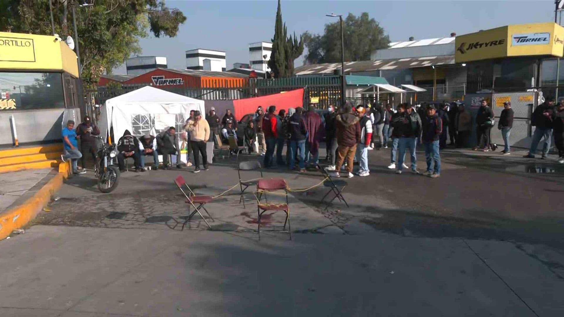 Balean a Trabajadores de Empresa Llantera Tornel en Tultitlán, Edomex
