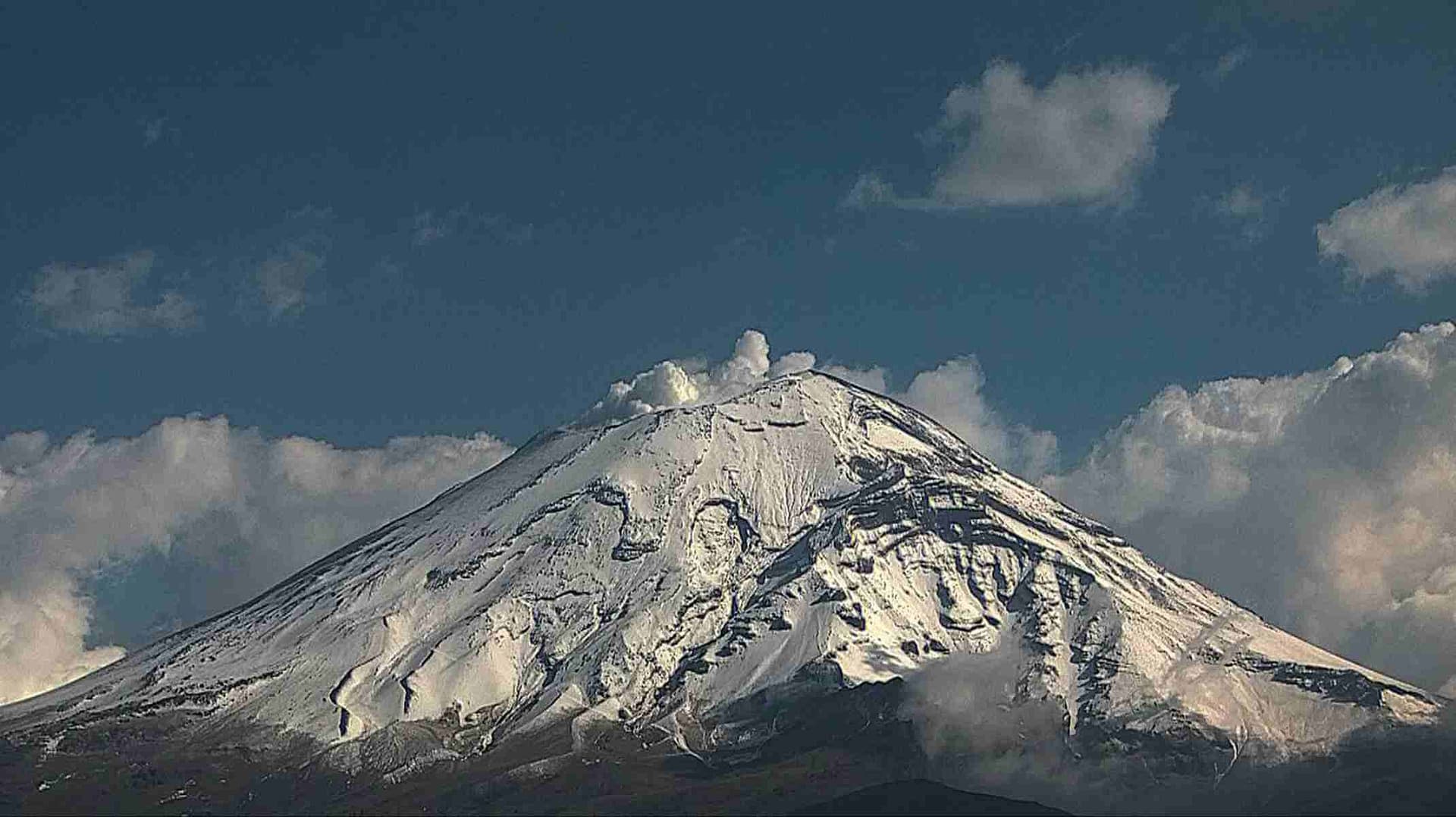 Volcán Popocatépetl Luce Cubierto de Nieve Hoy 19 de Marzo de 2026
