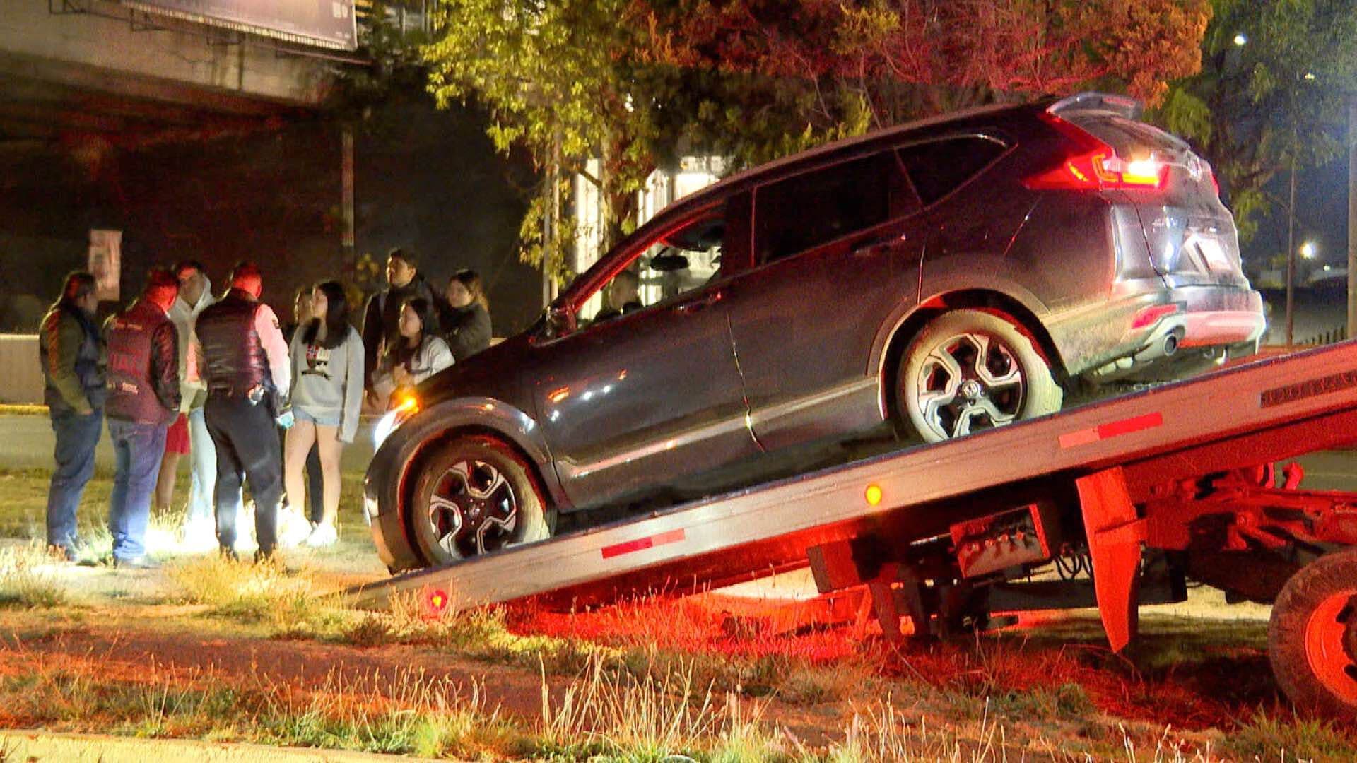 Camioneta Se Sale del Camino y Termina en Profunda Cuneta de la Recta a Cholula