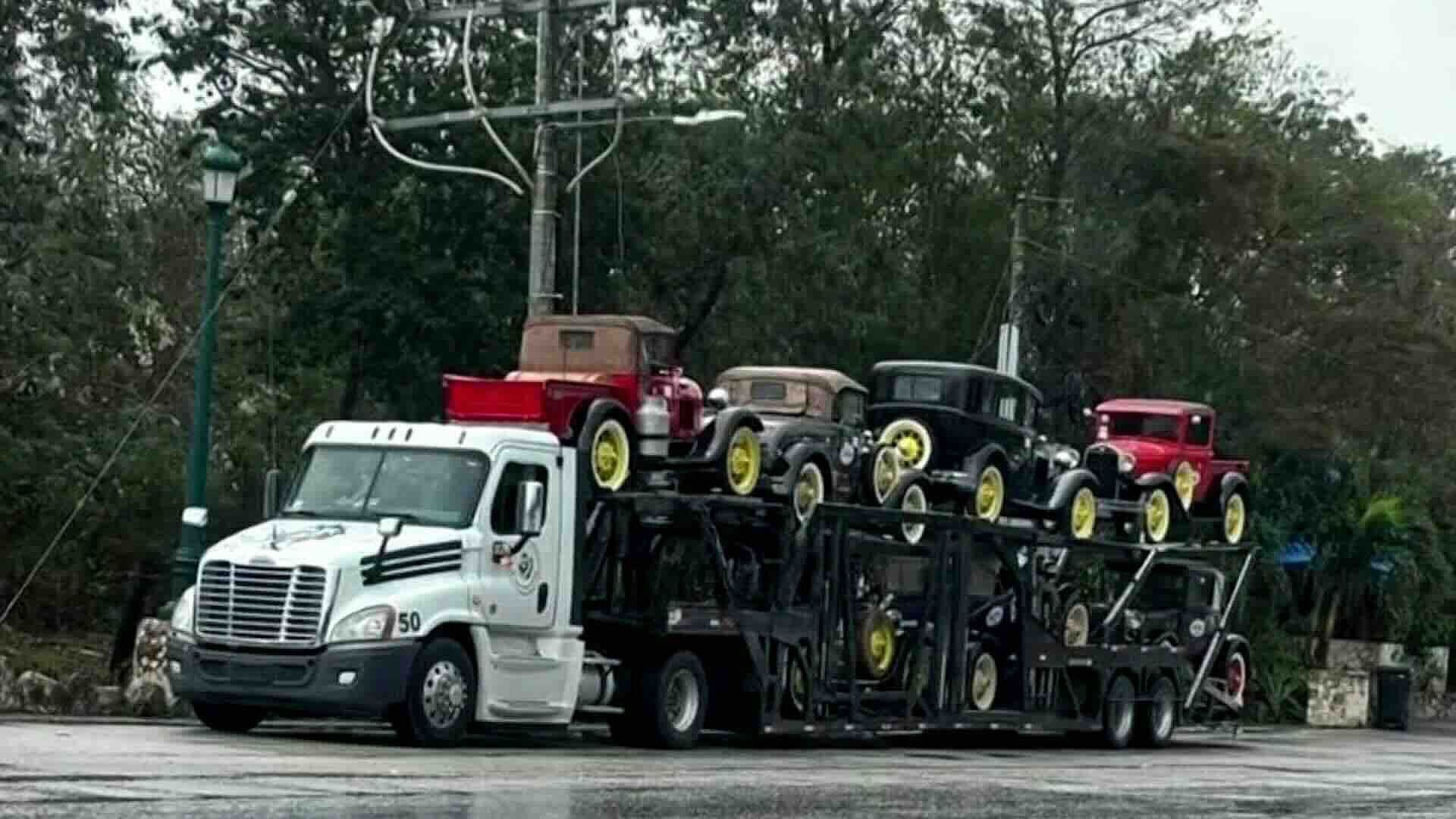 Localizan Tráiler con Autos Clásicos Robado en Autopista Puebla-Orizaba en Tecamachalco, Puebla