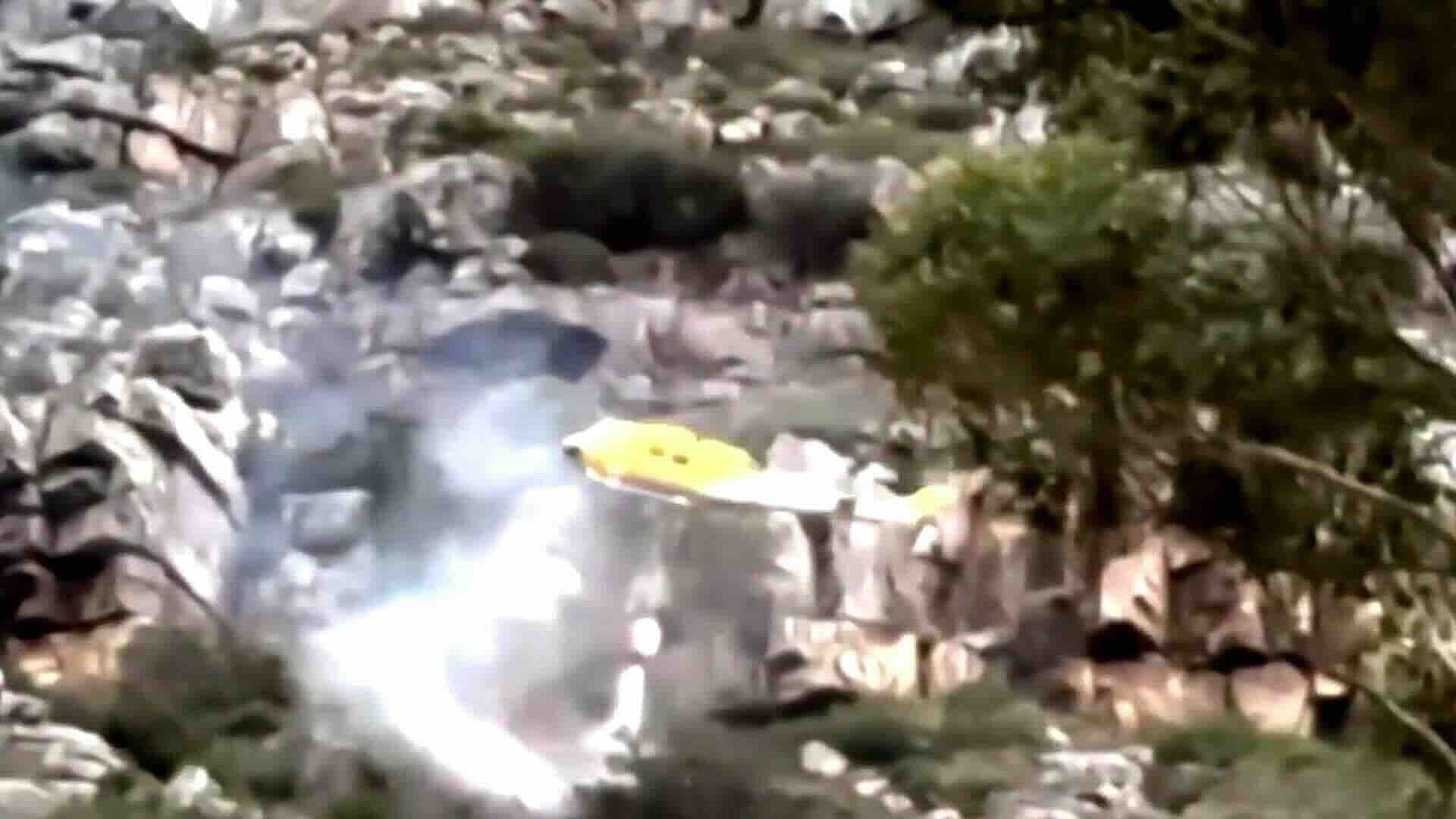 Helicóptero de Bomberos se Estrella en Hout Bay, Sudáfrica; Pilotos Sobreviven