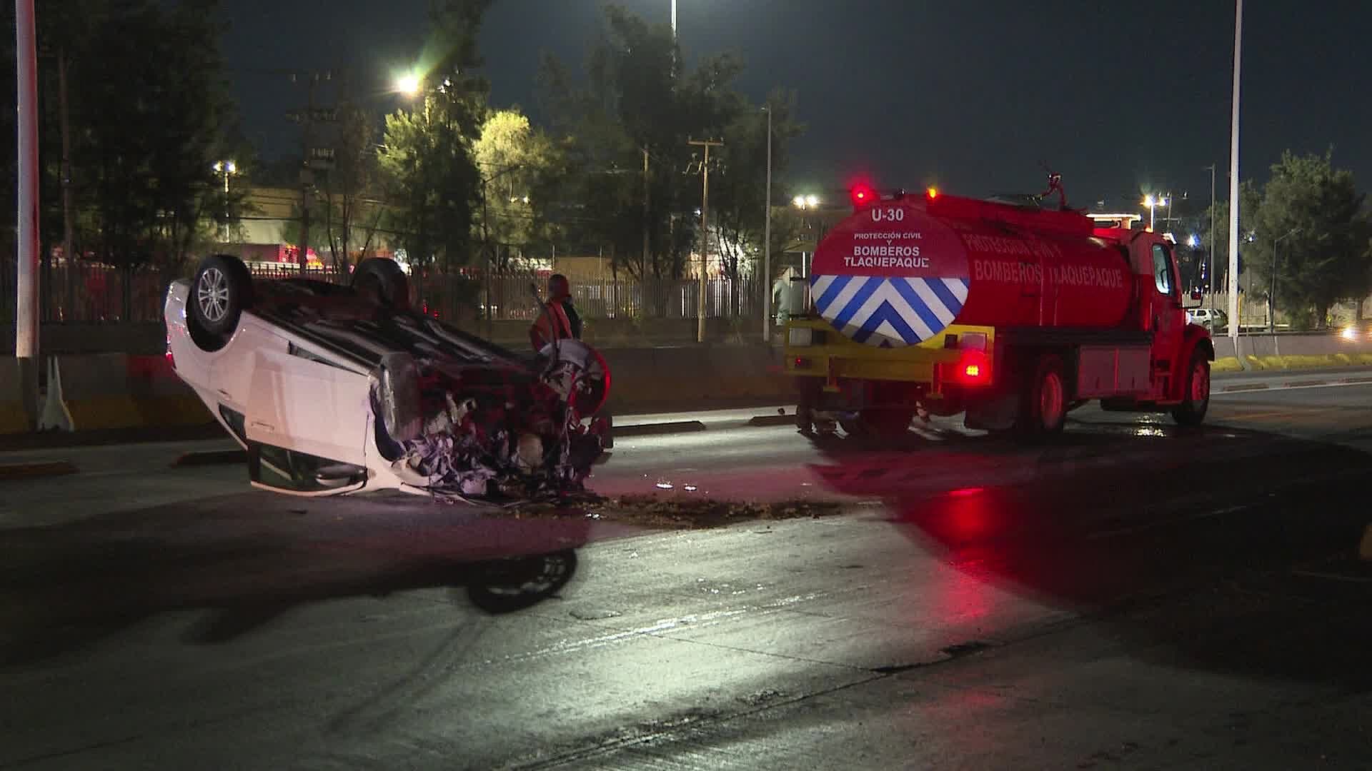 Conductor Alcoholizado se Queda Dormido al Volante y Termina Volcado en Tlaquepaque