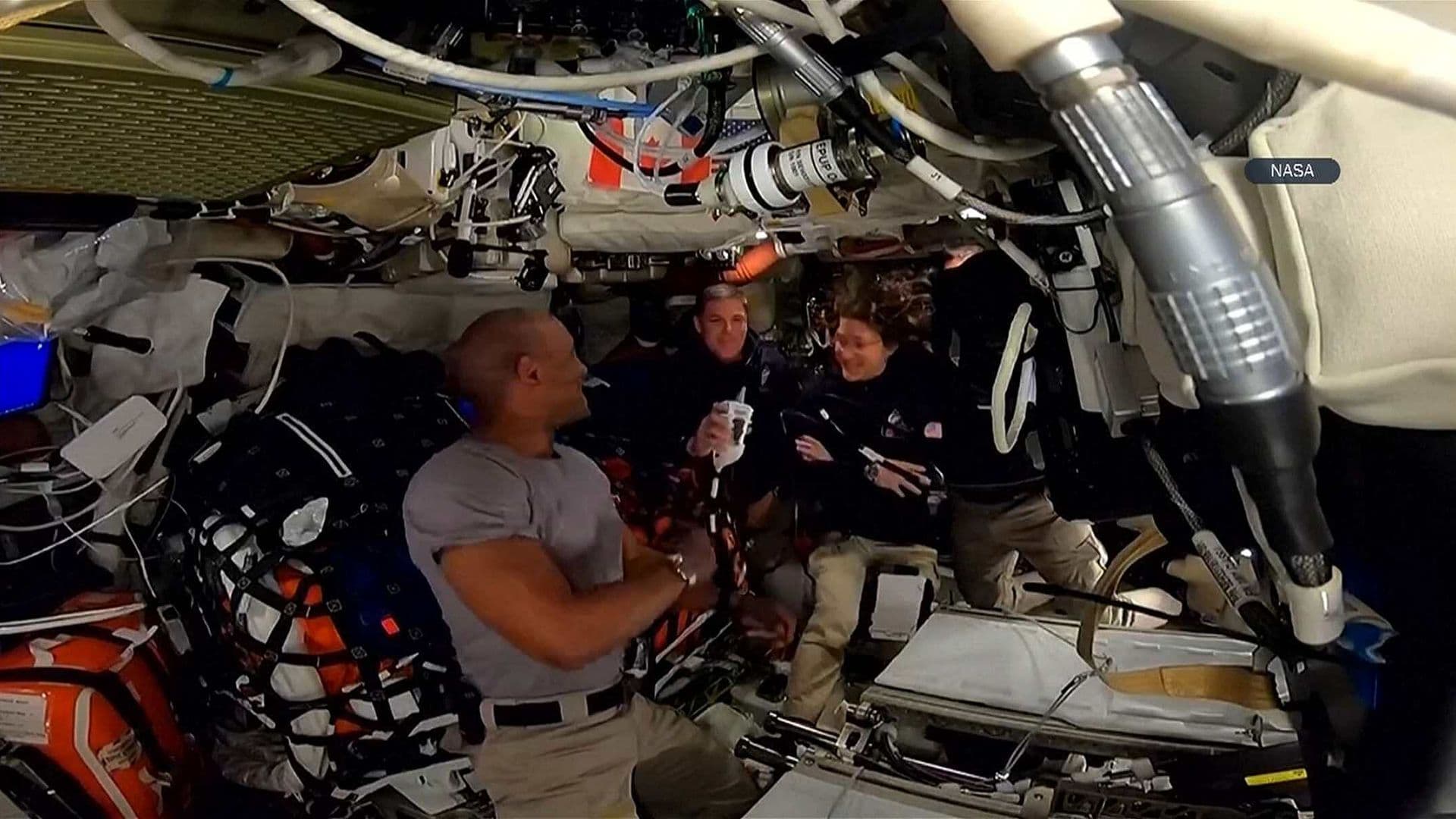 Día 6 de la Misión Artemis II: Tripulación Establece el Viaje Espacial Tripulado Más Lejano de la Tierra