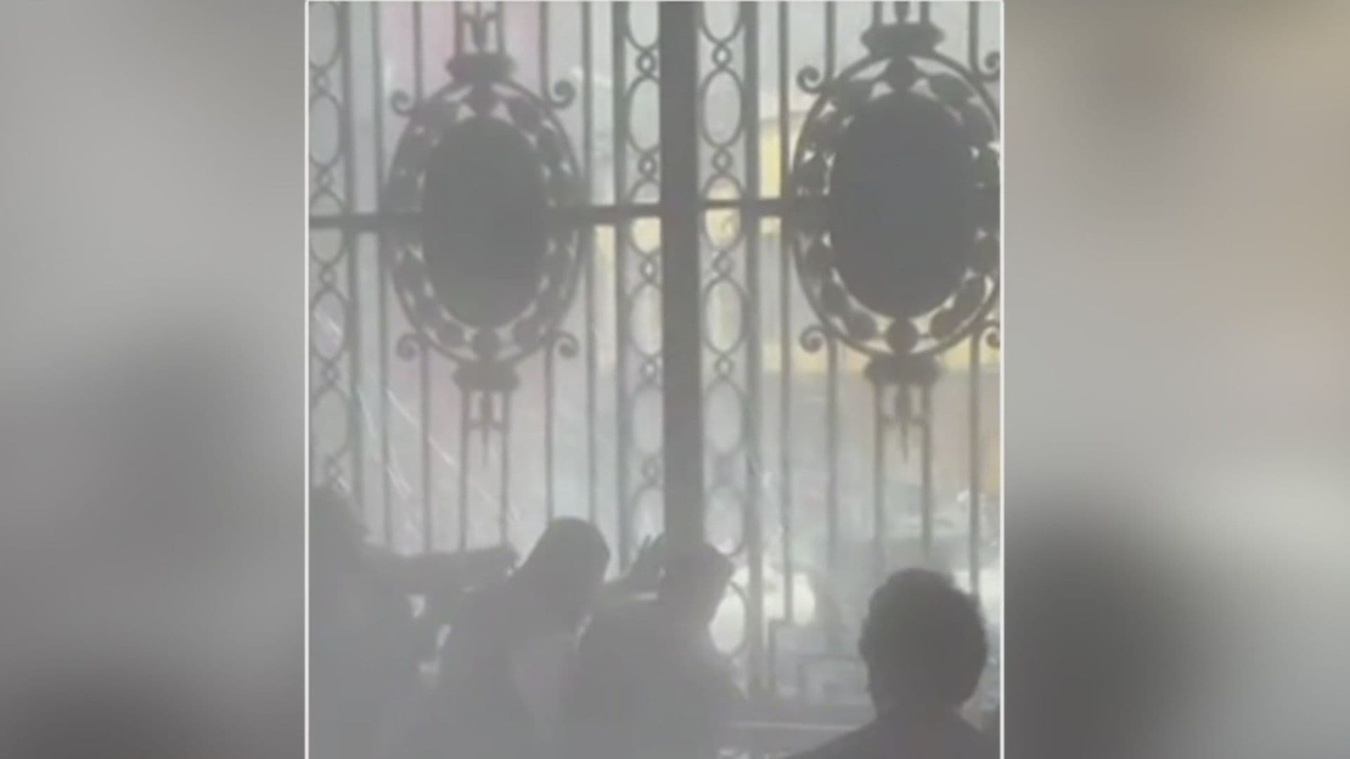 Trifulca en Congreso CDMX Hoy: Integrantes de Asamblea de Barrios Intentan Ingresar al Recinto