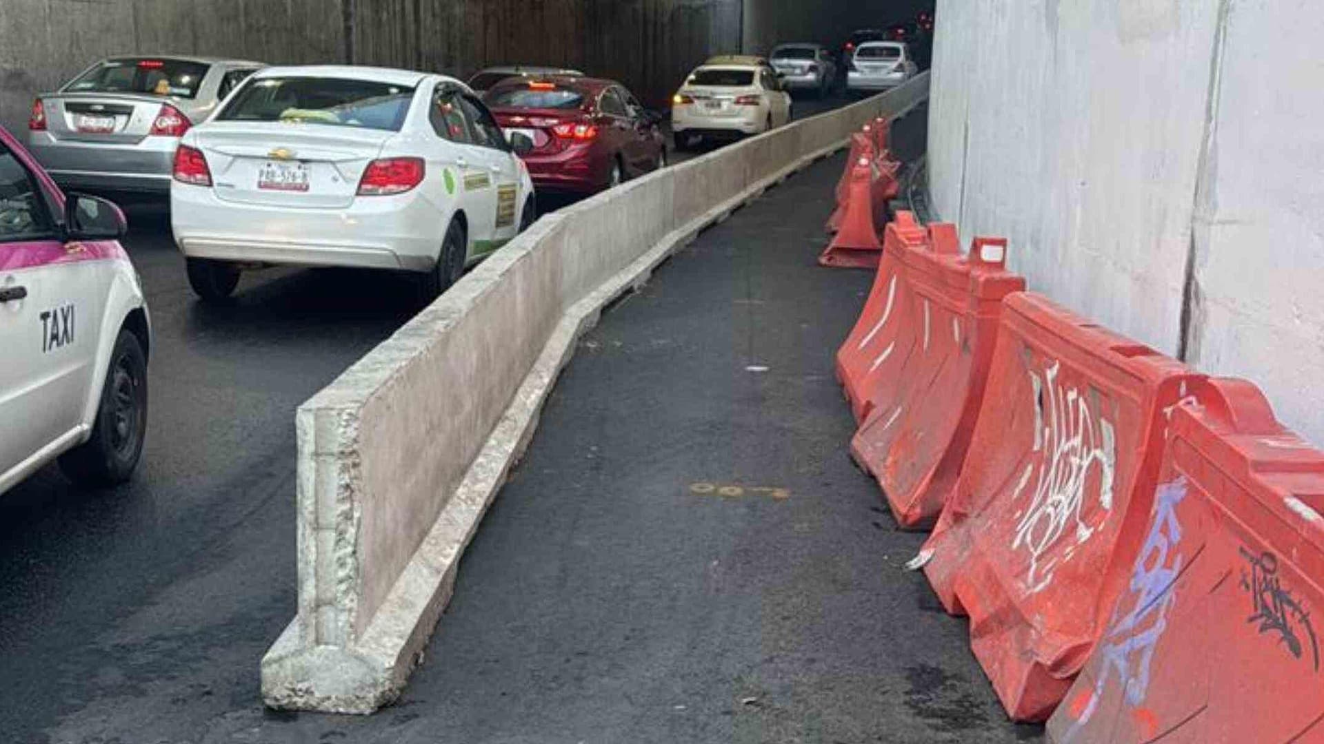 Cierre Parcial en Calzada de Tlalpan Complica el Tráfico