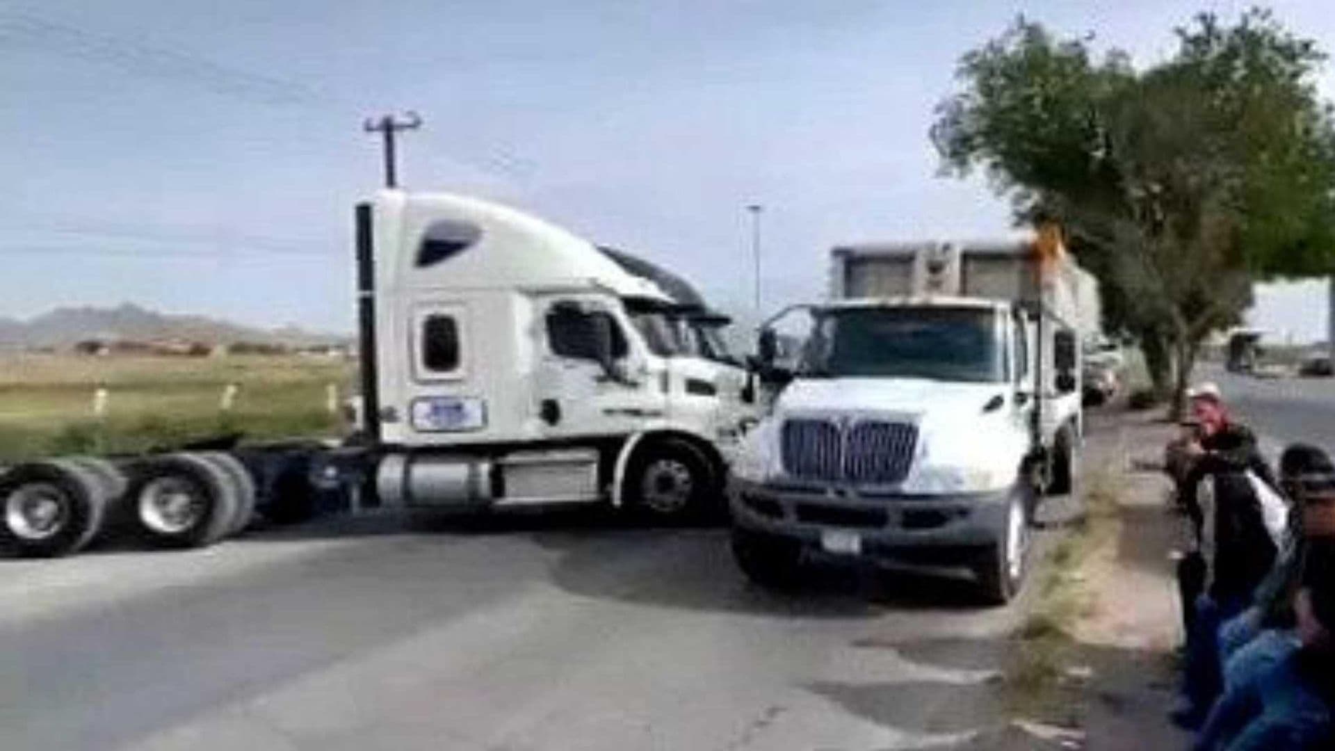 Transportistas Protestan en el Km 20 de la México-Cd. Juárez; Bloquean Paso a Camiones de Carga