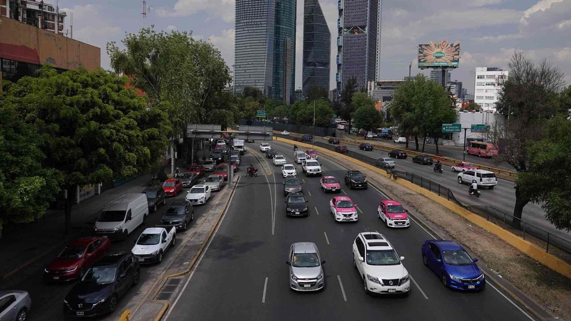Hoy No Circula: ¿Qué Autos Tienen Restricción Hoy Lunes 27 de Abril 2026 en CDMX y Edomex?