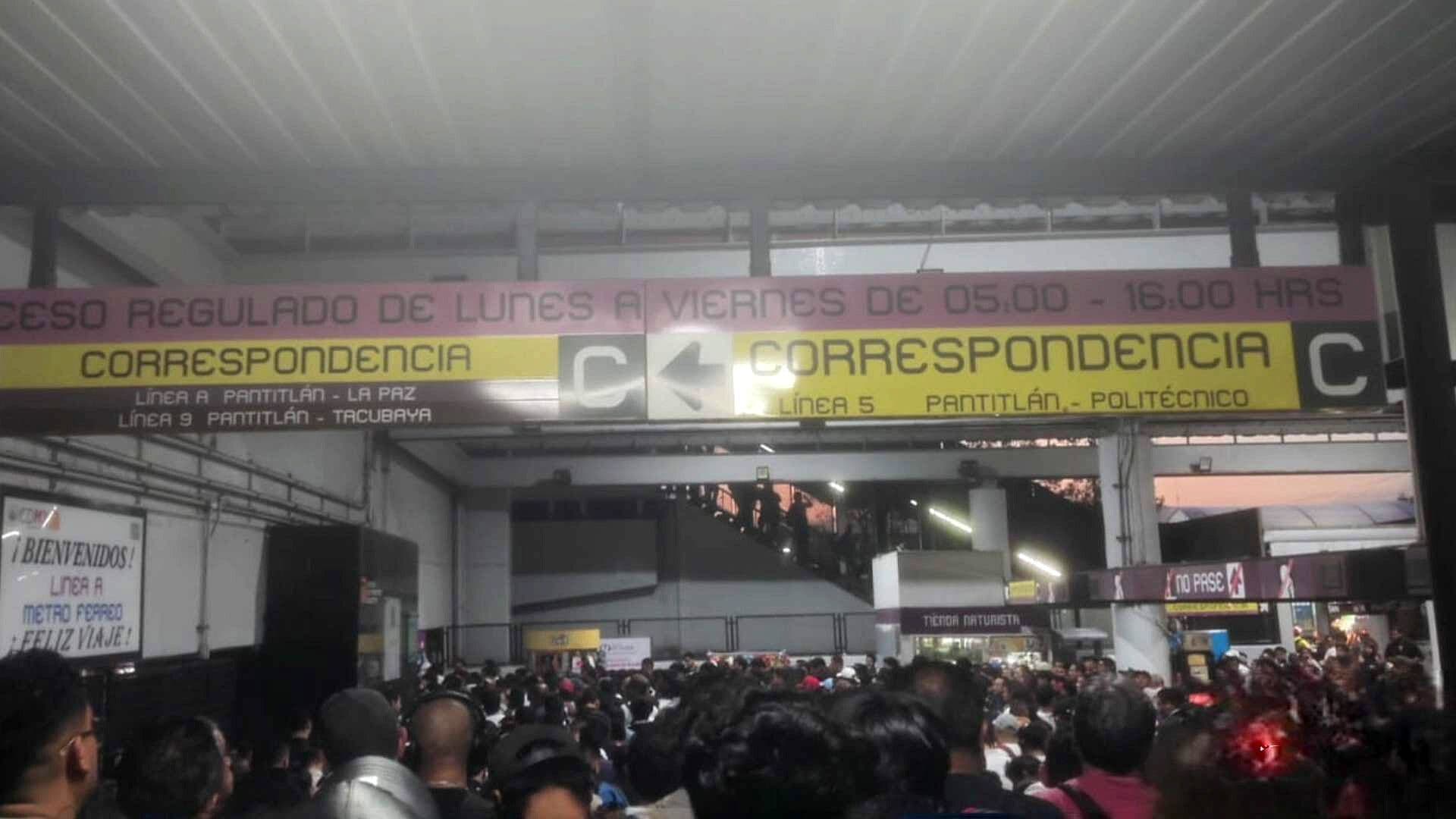 ¿Qué Pasó Hoy en la Línea A del Metro? Usuarios Reportan Saturación en Pantitlán Este Martes