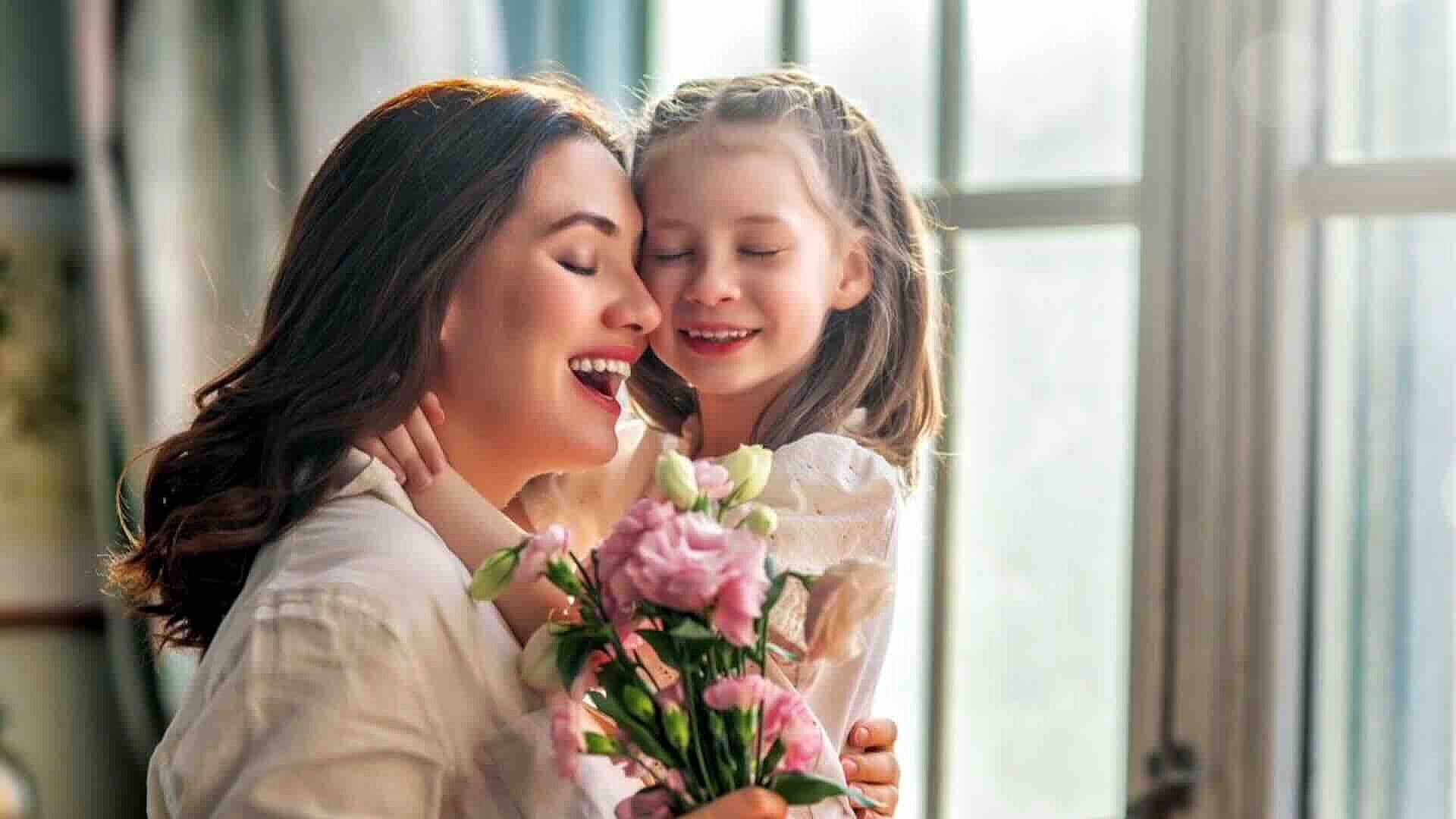 Mamá, Misma Palabra, Nueva Realidad: Análisis de la Maternidad Actual