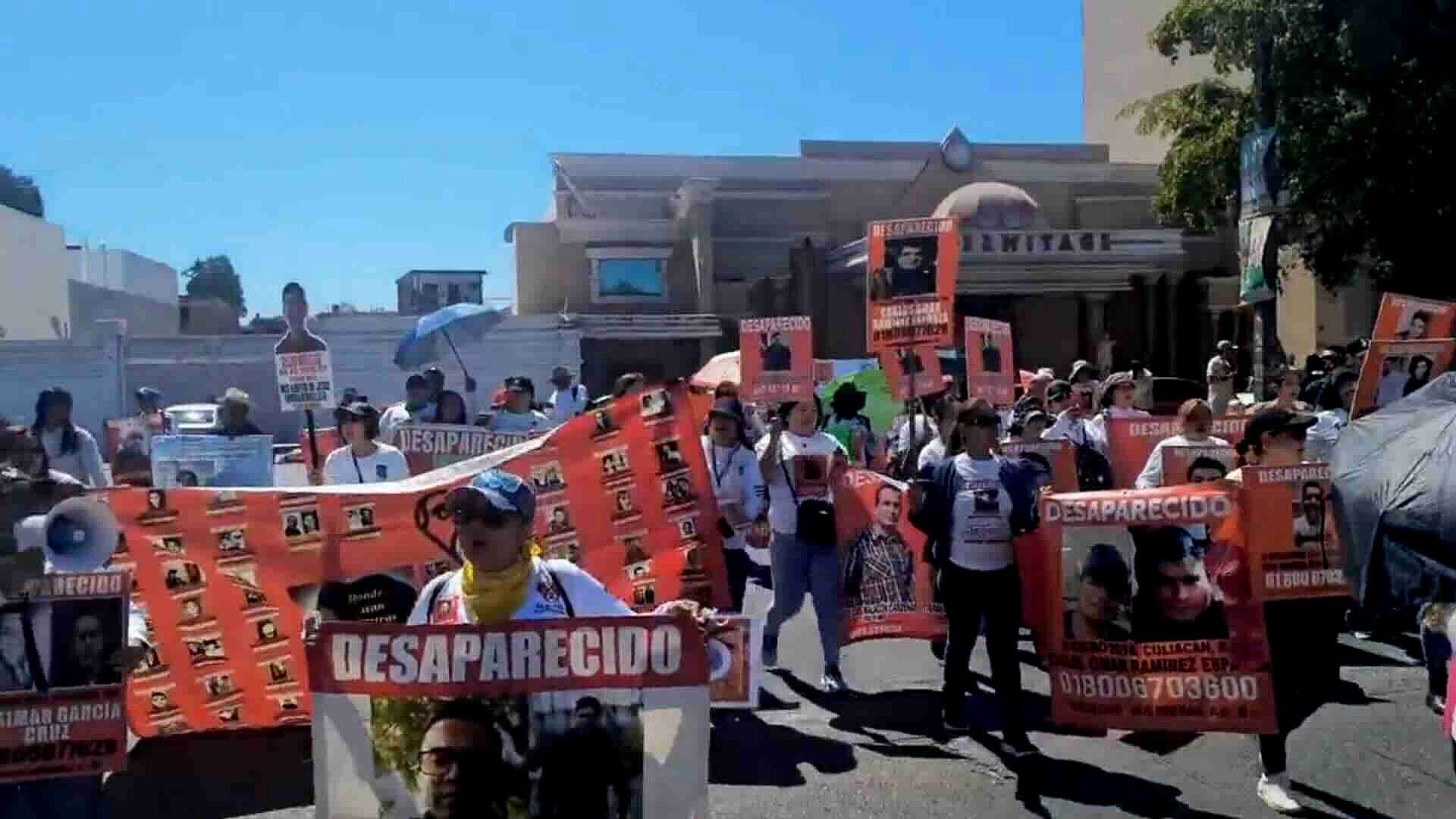 Madres Buscadoras Marchan en Culiacán y Exigen Justicia por Desaparecidos en Sinaloa