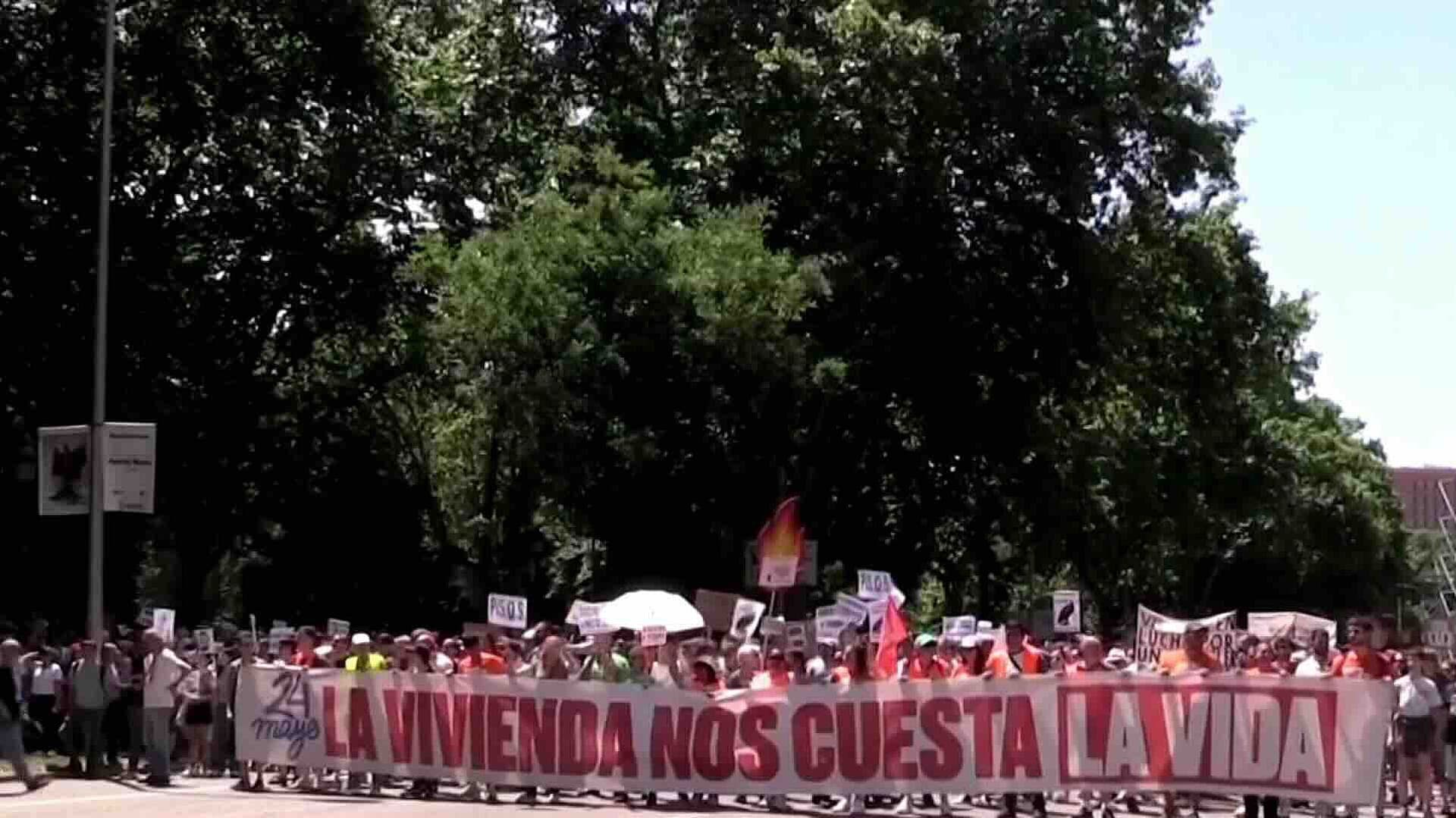 Miles Protestaron Contra Crisis de Vivienda y Altos Alquileres en Madrid, España