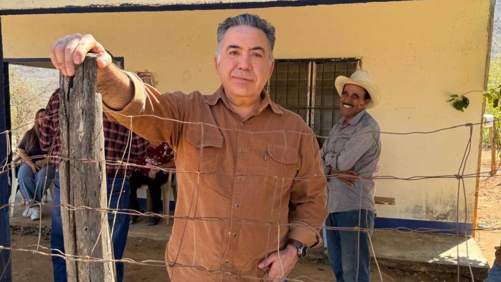 Desde Badiraguato, Enrique Inzunza Asegura que Regresará al Senado Este Miércoles