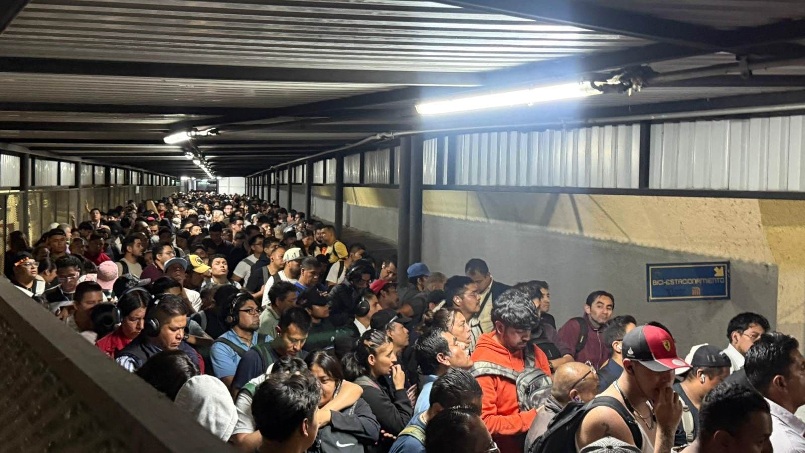 ¿Qué Pasó en la Línea A, 2, 3 y 8 del Metro Hoy, Martes 28 de Abril?