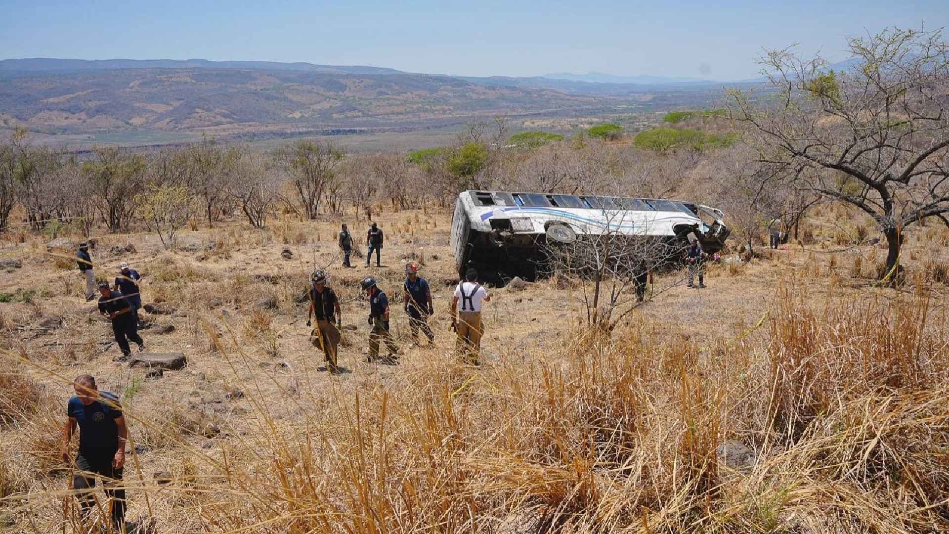 Lista de Heridos tras la Volcadura de Autobús en Amatlán de Cañas, Nayarit; Provenían de Jalisco