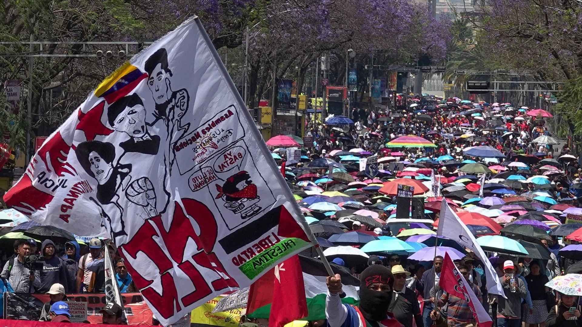 Marcha de la CNTE en el Centro de la CDMX en marzo 2026.