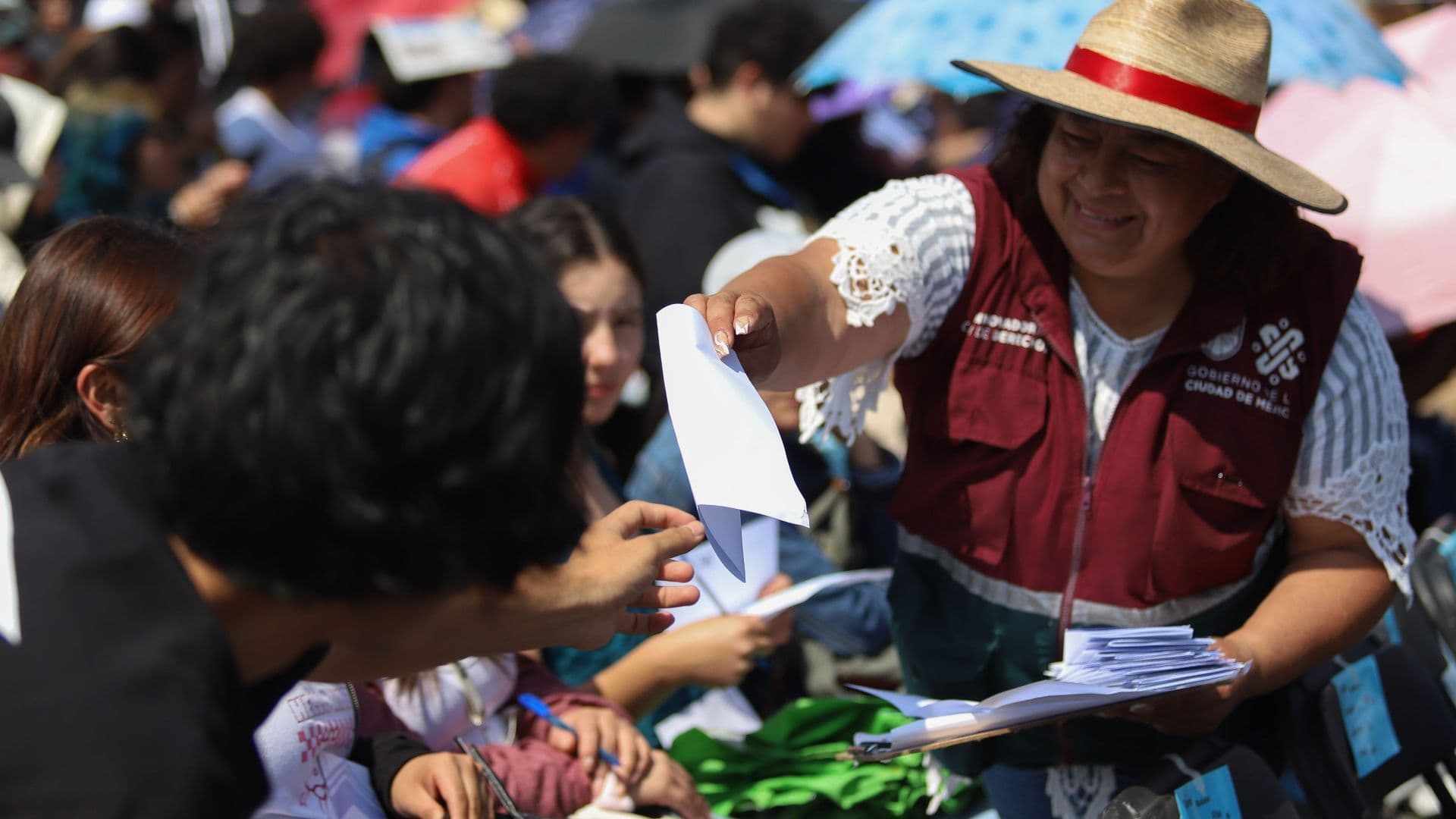 Mañana Entregan Beca Transporte Universitarios 2026: Horarios, Sede y Lista