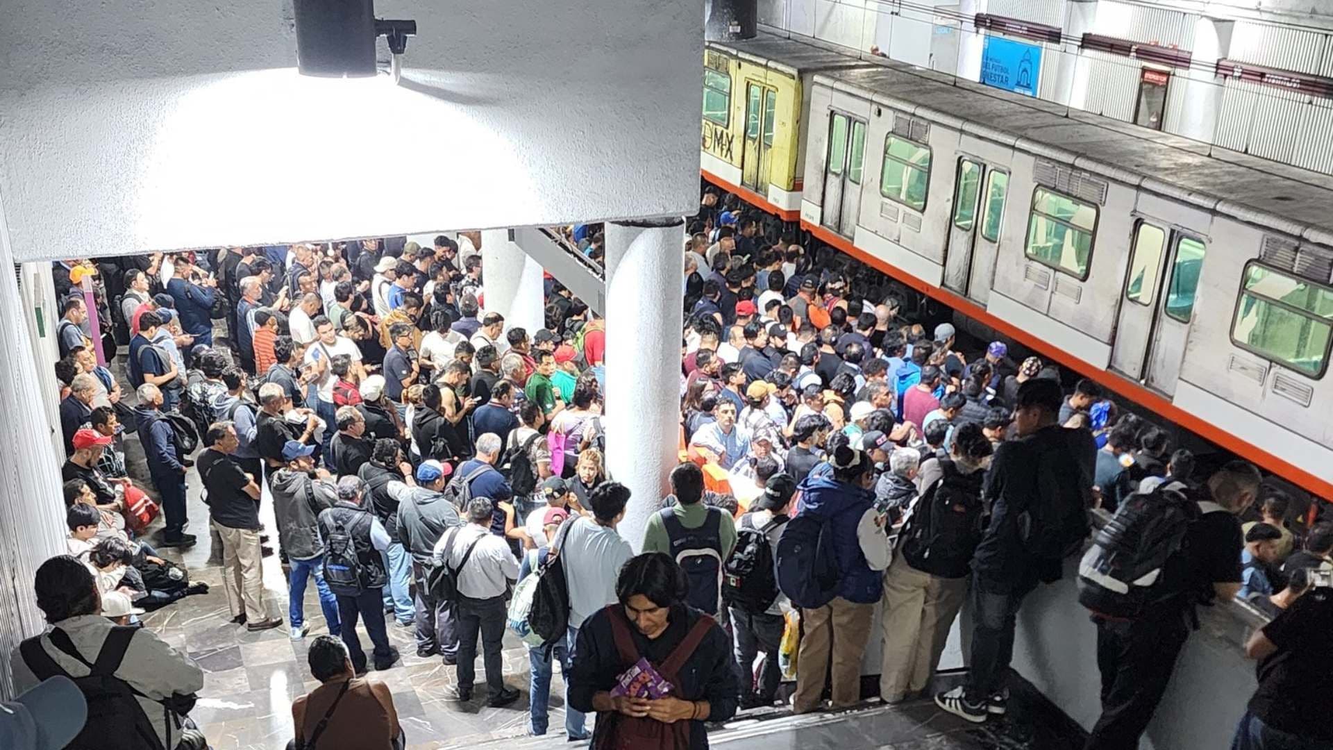 Metro CDMX Hoy: ¿Qué Pasó en la Línea A y Por Qué Hay Retrasos y Aglomeraciones?