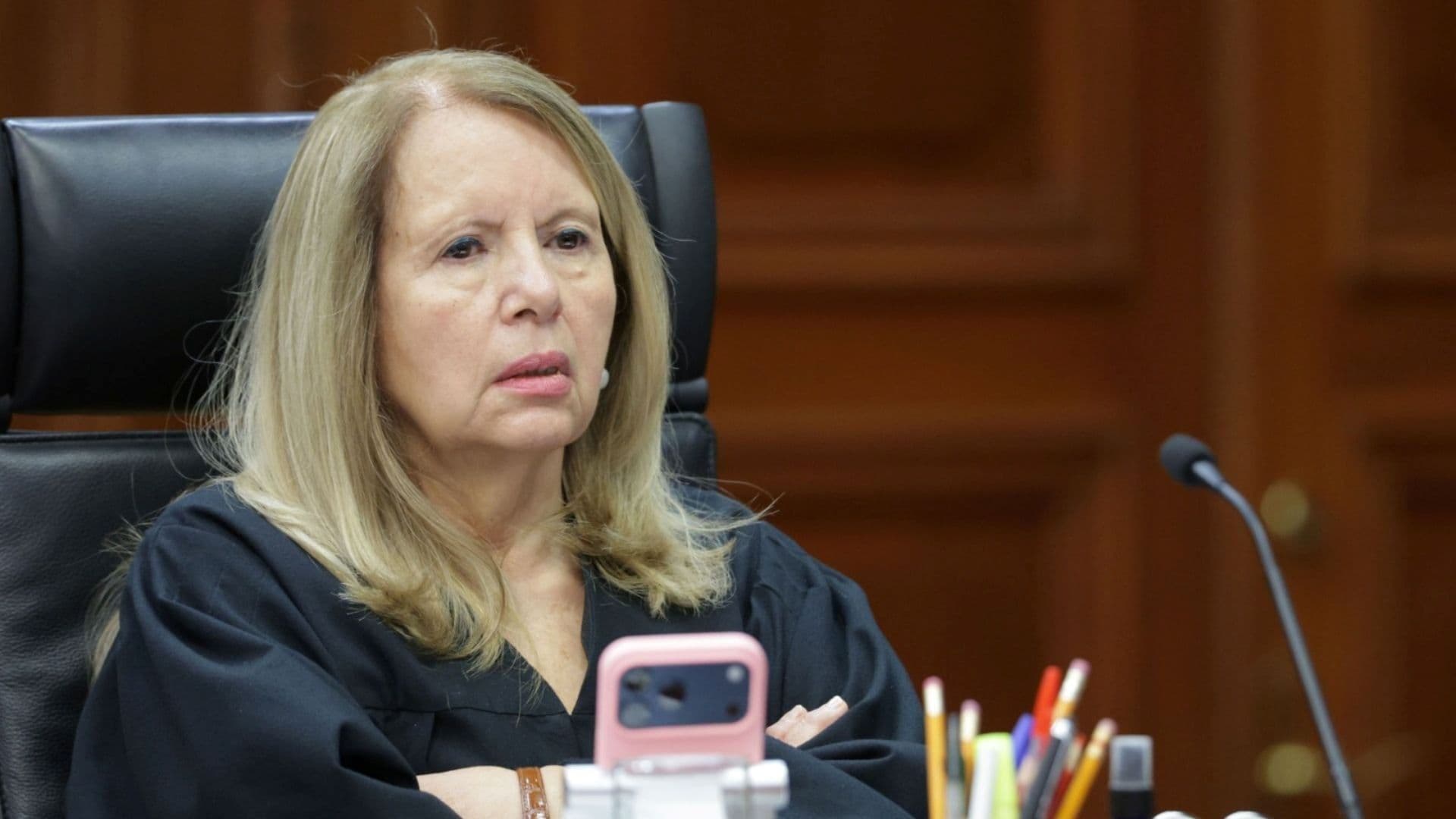 Ministra Loretta Ortiz Pide Licencia: ¿Por Qué Se Ausenta de la SCJN?