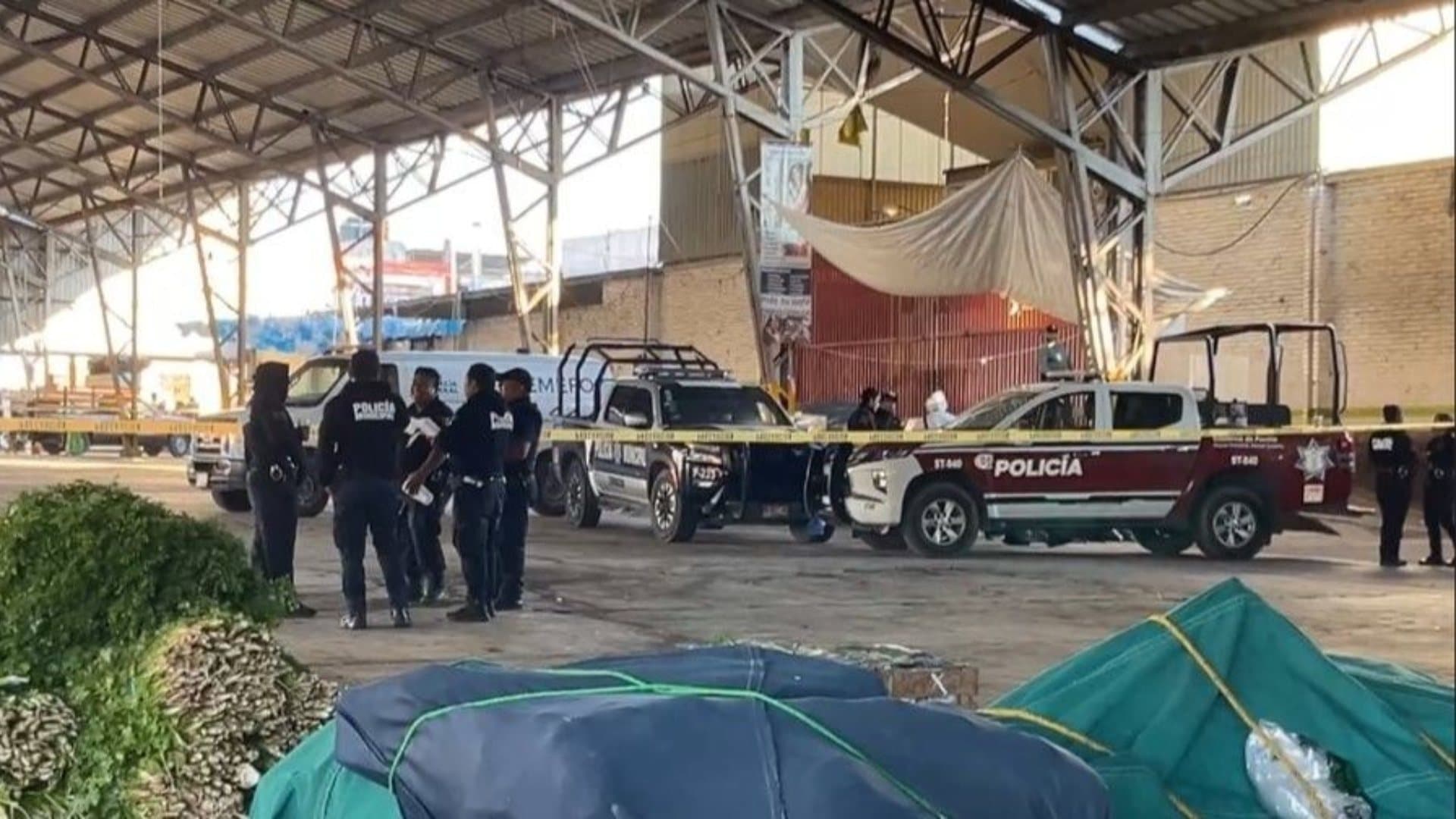 Hallan a Hombre Muerto en Mercado de Tehuacán, Puebla; Fue Agredido Horas Antes