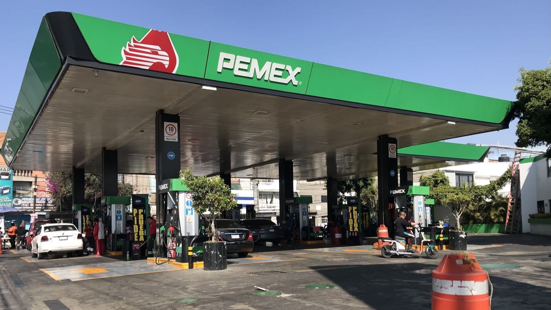 Estación de carga de gasolina en CDMX