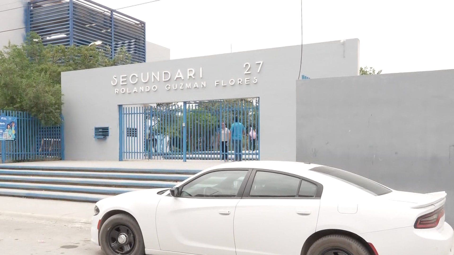 Secundaria 127 Rolando Guzmán Flores