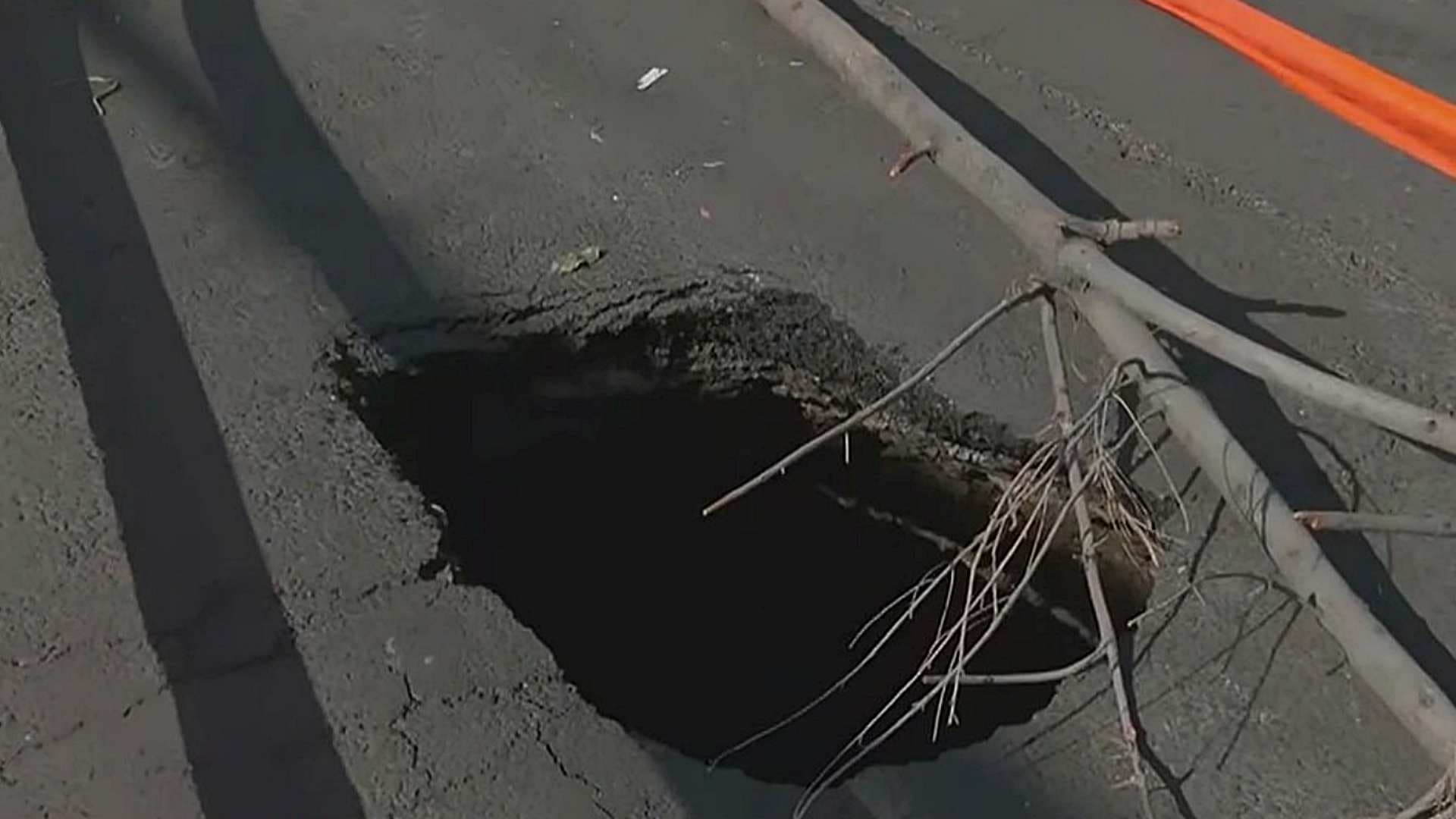 Se Abre Otro Enorme Socavón en Iztapalapa, CDMX: ¿Dónde Está Ubicado?