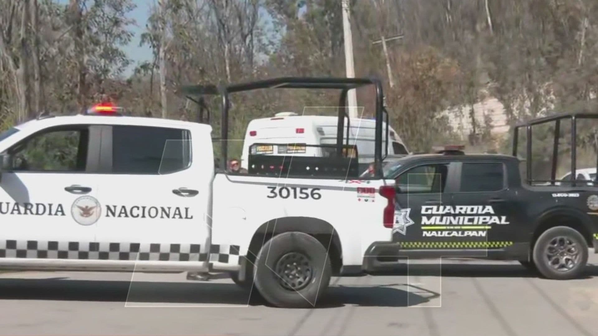 Autoridades de Estado de México acordonan la zona de la balacera, en Naucalpan