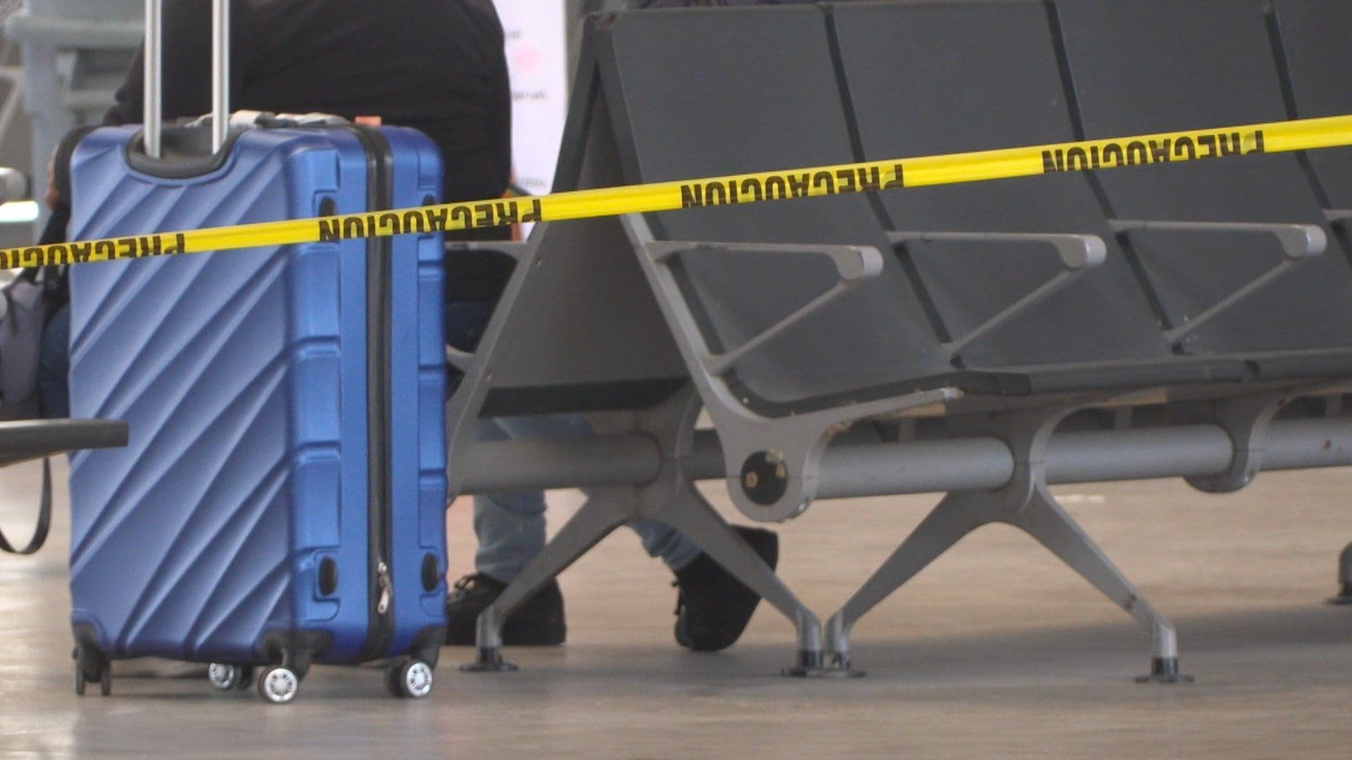 Acordonan sala de espera de Central de Autobuses de Monterrey por muerte de mujer