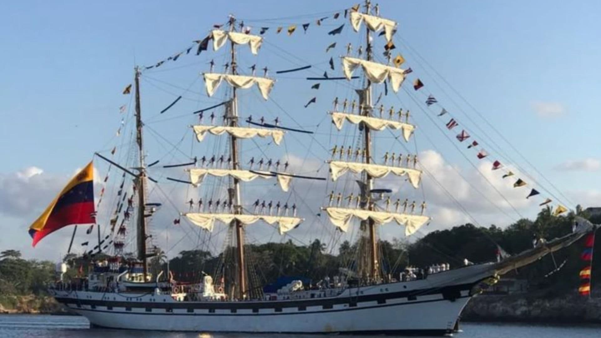 Arriba Buque Simón Bolivar Veracruz Mayo 2025: Cuáles son los Horarios Visitar Velero de Venezuela