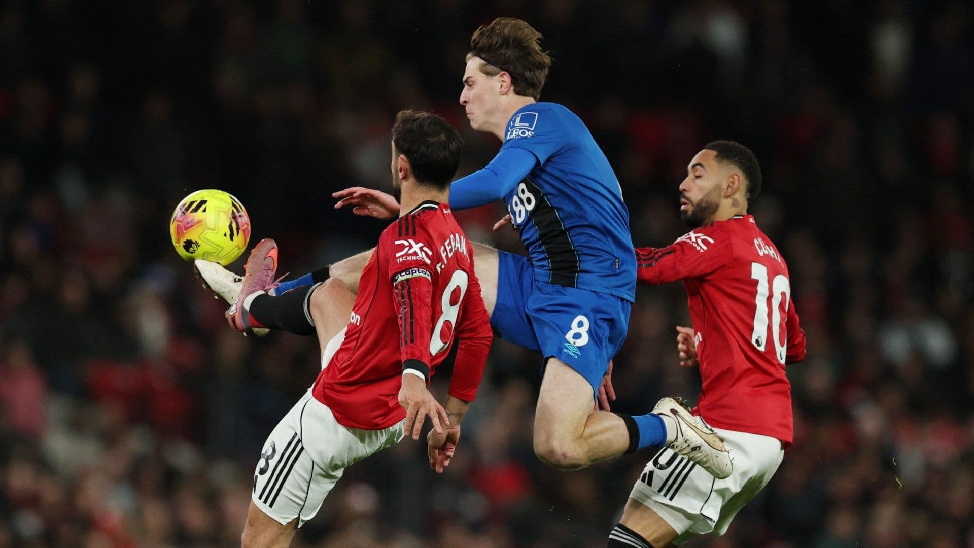 En Old Trafford, el Manchester United y el Bournemouth cerraron la Jornada 16 de la Liga Premier de futbol.