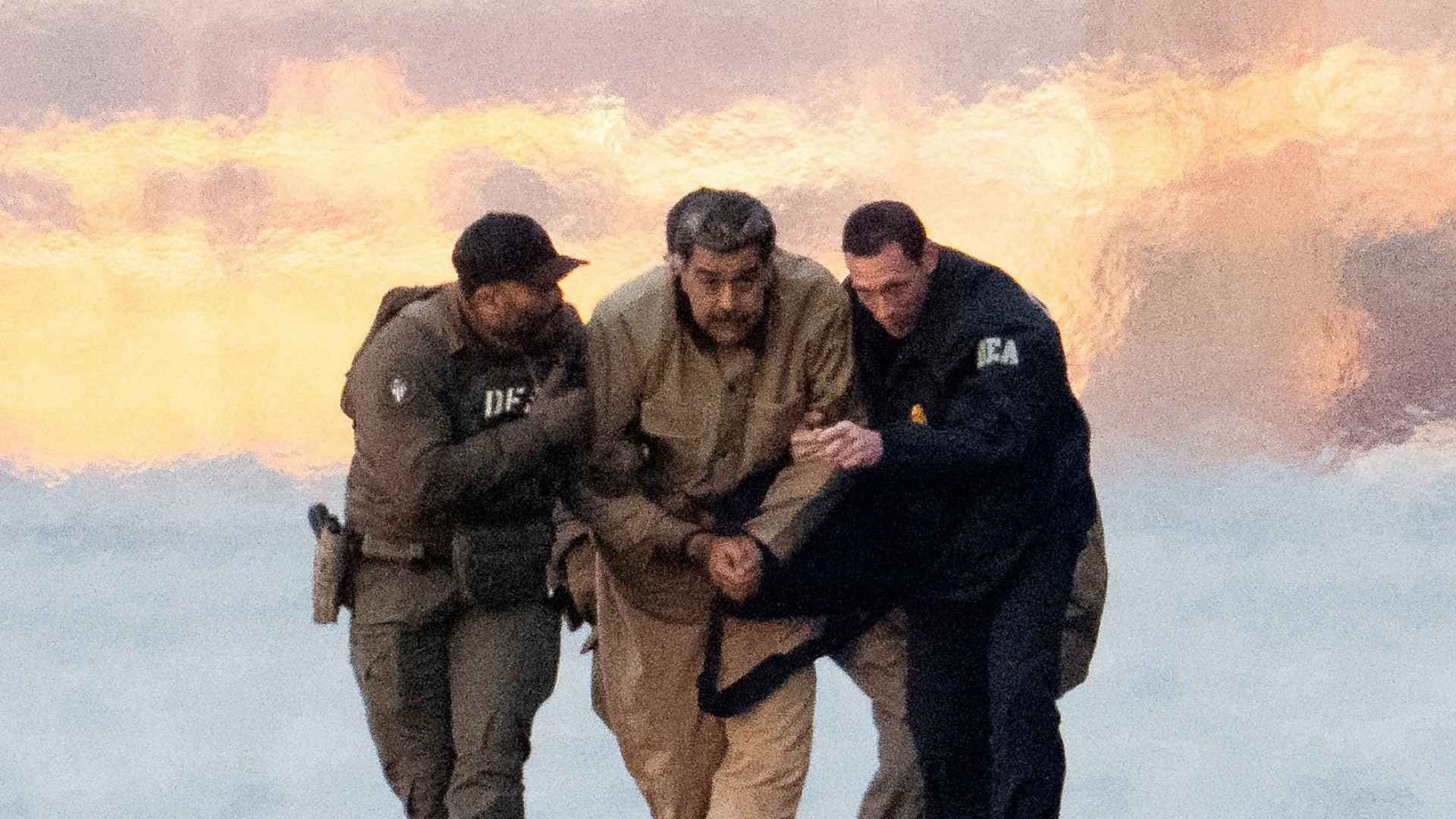 Maduro es escoltado mientras se dirige al Tribunal de los Estados Unidos de Manhattan. Foto: Reuters