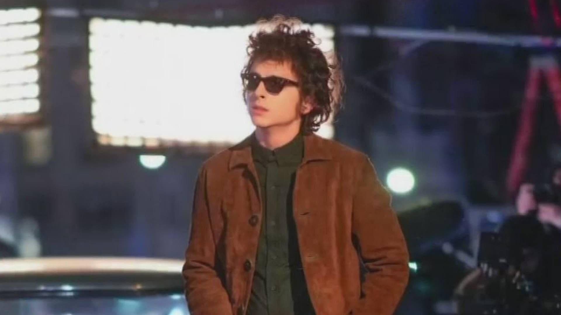 Revelan Primeras Imágenes de Timothée Chalamet como Bob Dylan