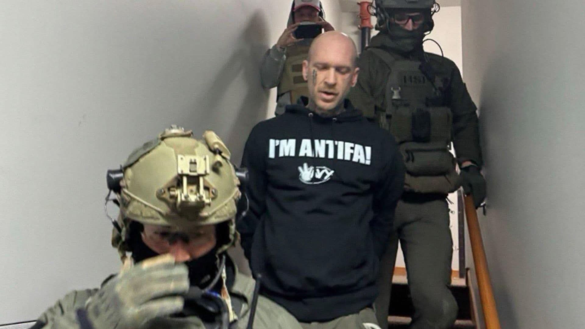 Detienen a Activista de Minnesota por Amenazar con Matar Agentes de ICE