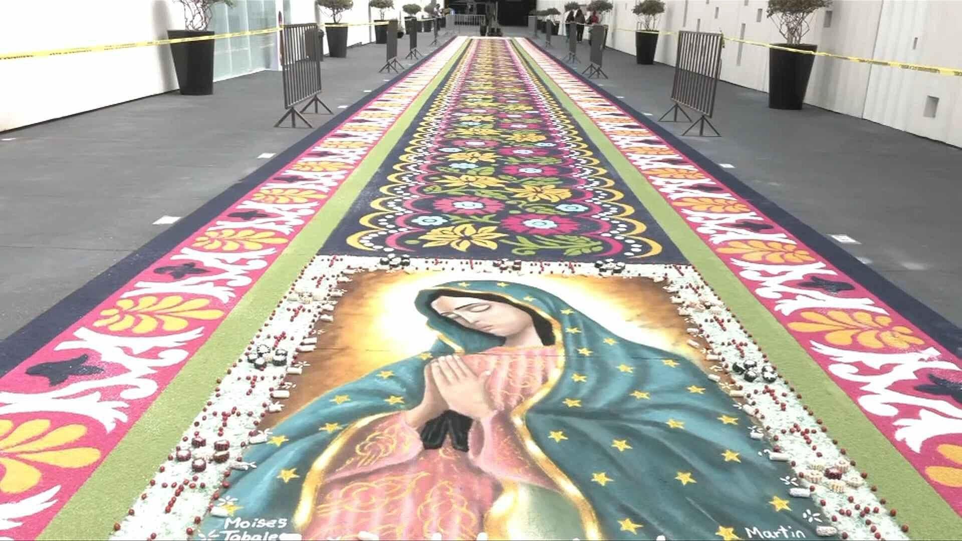 Artesanos de Huamantla Presentan Tapete Monumental en Honor a la Virgen de Guadalupe
