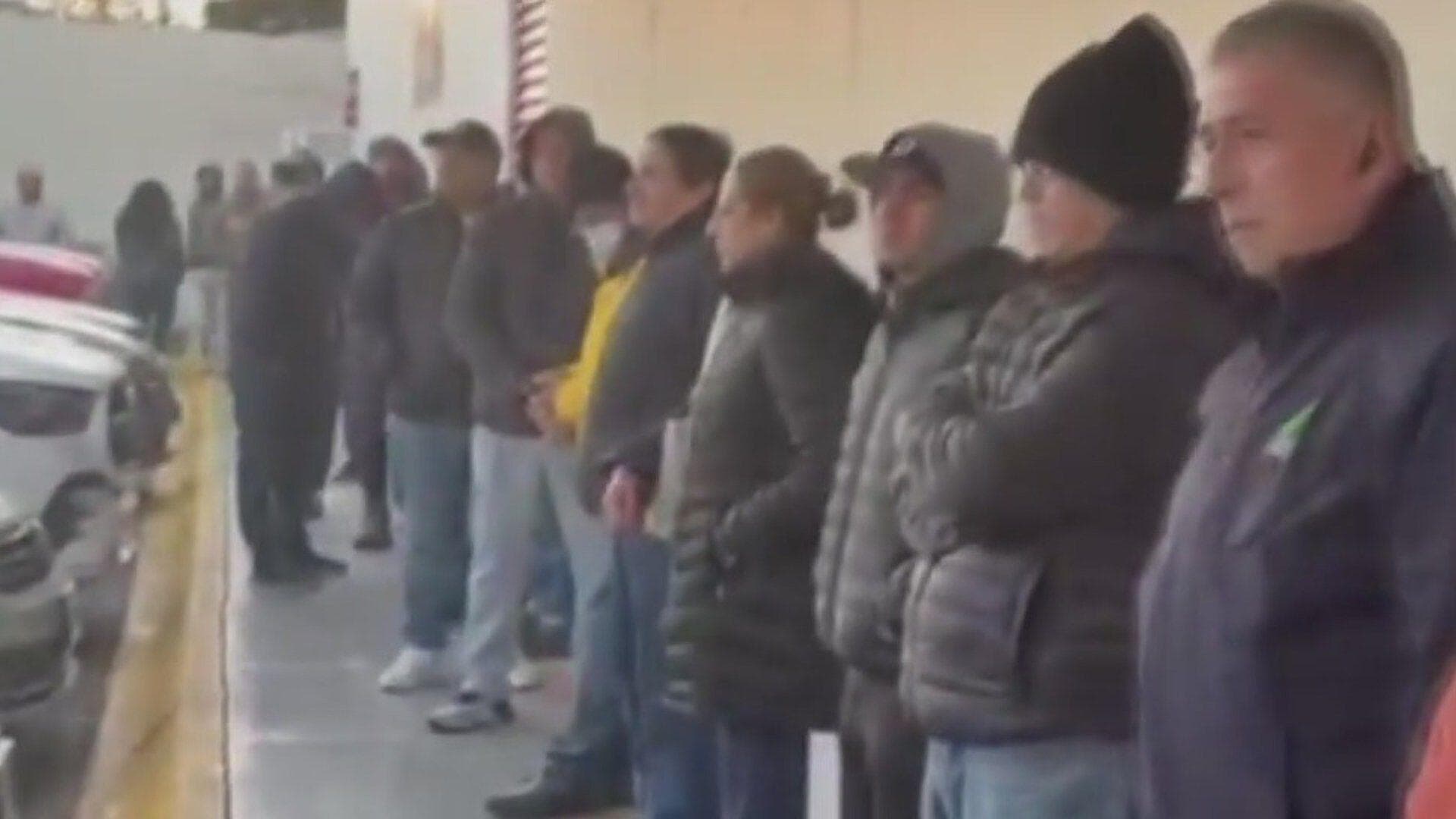 Hacen Fila Más de 2 Horas para Comprar Carne en San Nicolás de los Garza, NL