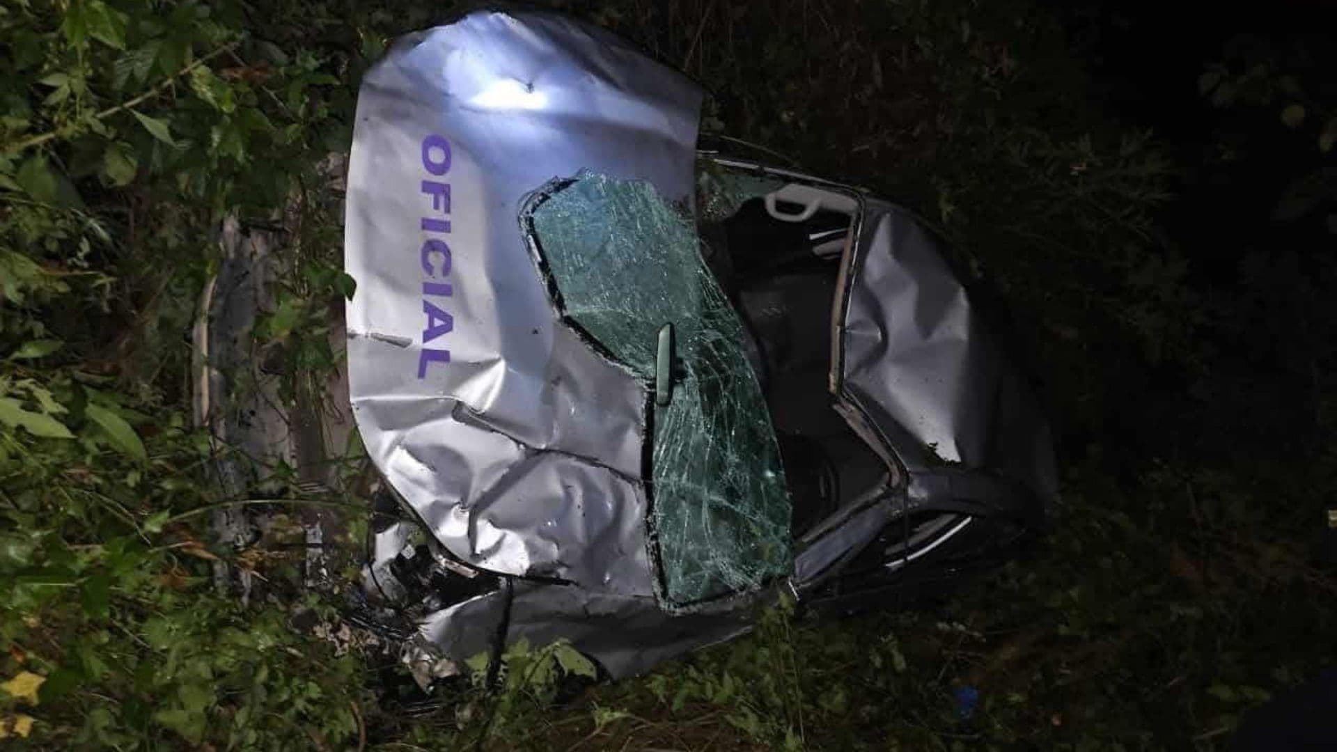 Camioneta Oficial es Chocada y Abandonada en un Barranco en Los Reyes, Veracruz