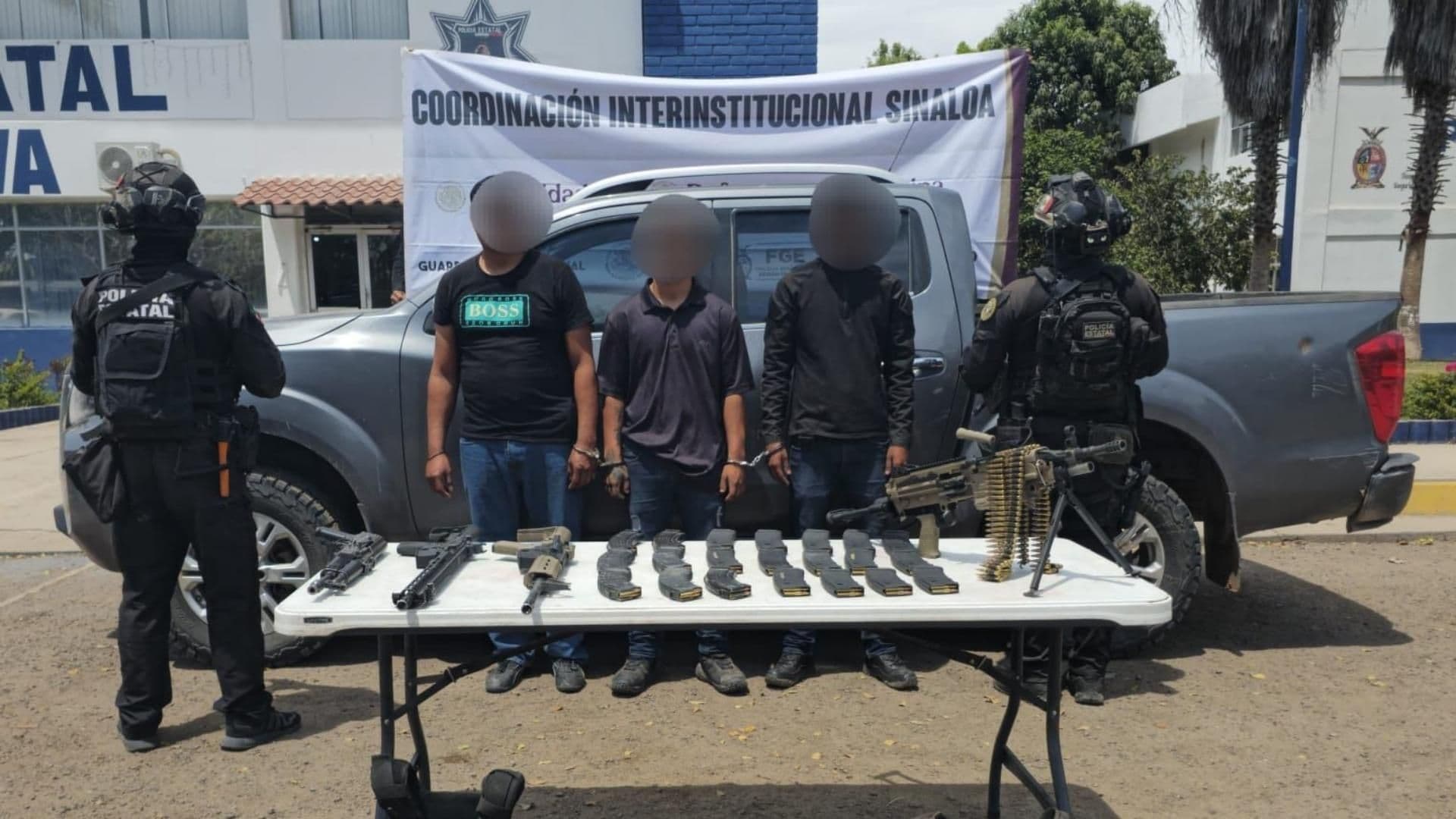 Detienen a Siete Civiles con Armas y Equipo Táctico en Culiacán; Cuatro Son Menores