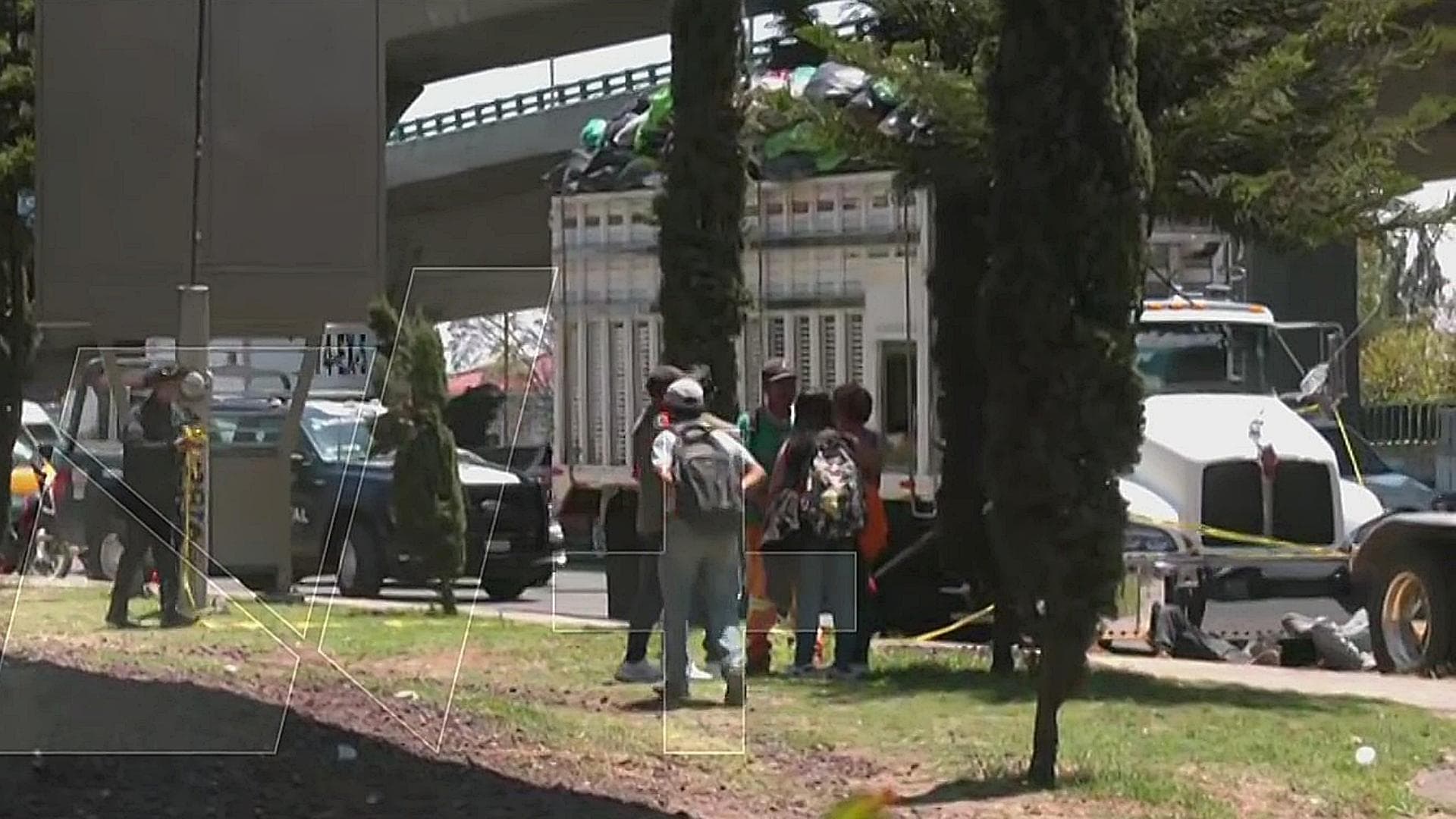Accidente en Naucalpan: Mueren 2 Trabajadores de Limpia por Fuerte Golpe con Puente Vehicular