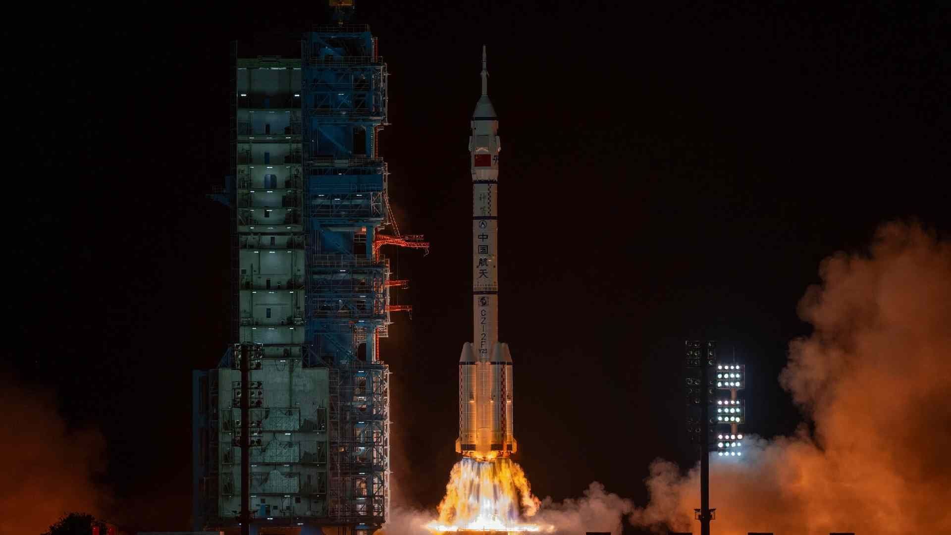 China Envía a una Astronauta al Espacio en su Ruta Hacia la Luna