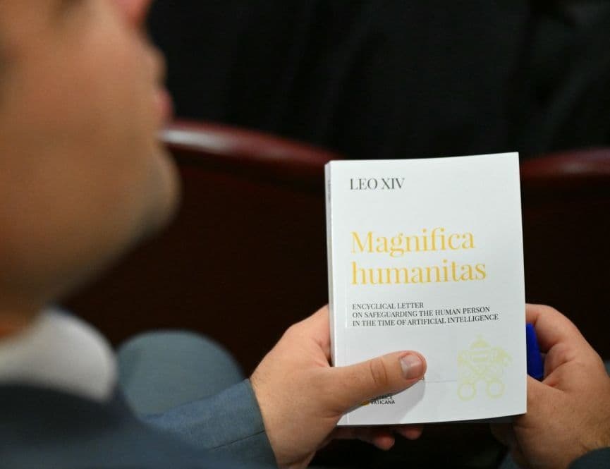 El Papa Pide 'Desarmar' a la IA para que la Tecnología No Domine lo Humano
